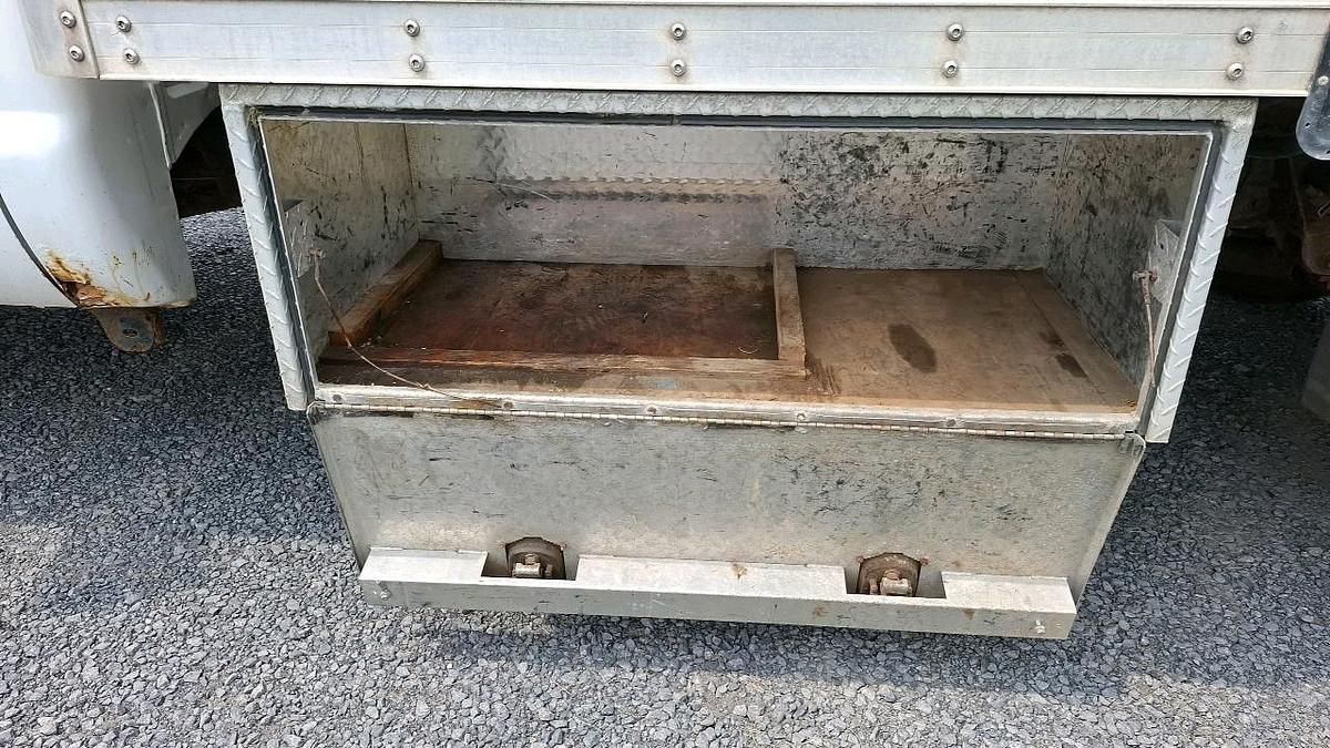 Used 2011 Ford F550 Box Truck