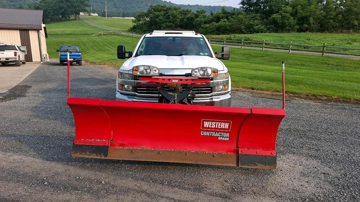 Used 2015 Chevrolet 2500 Flatbed Truck