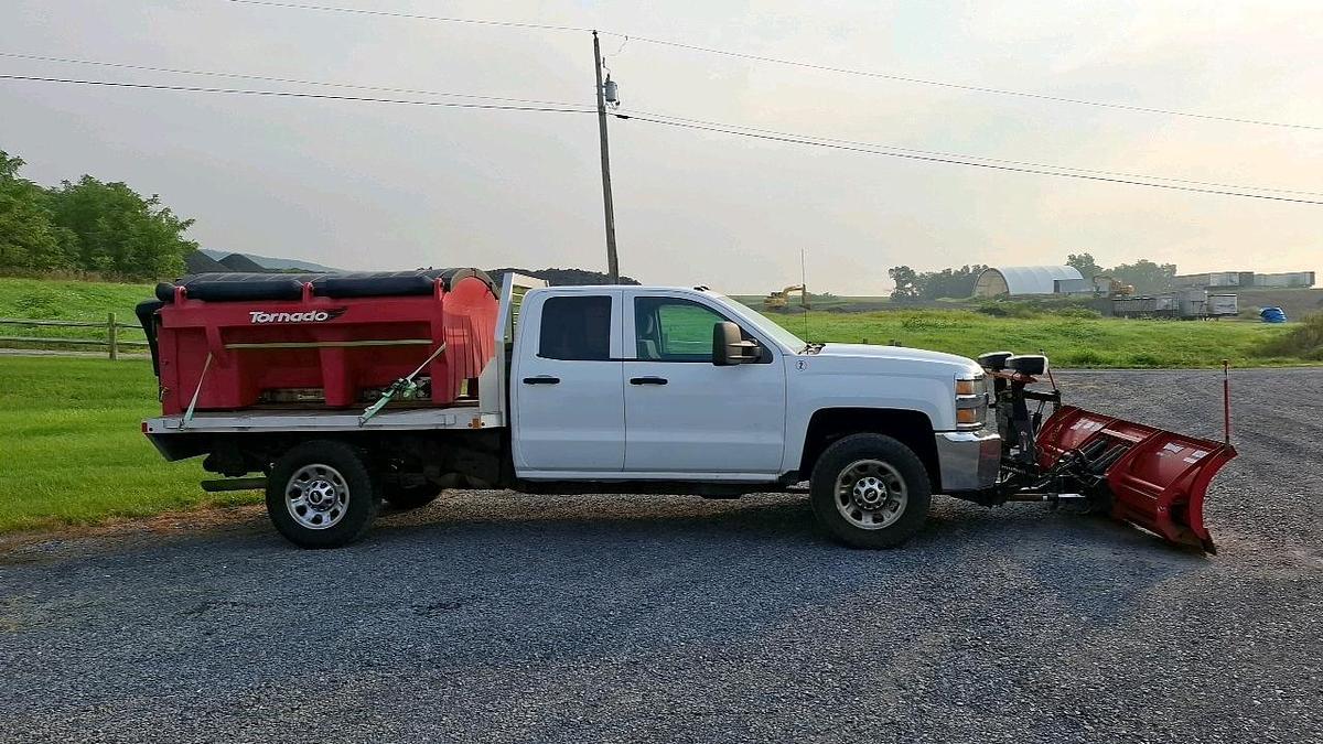 Used 2015 Chevrolet 2500 Flatbed Truck