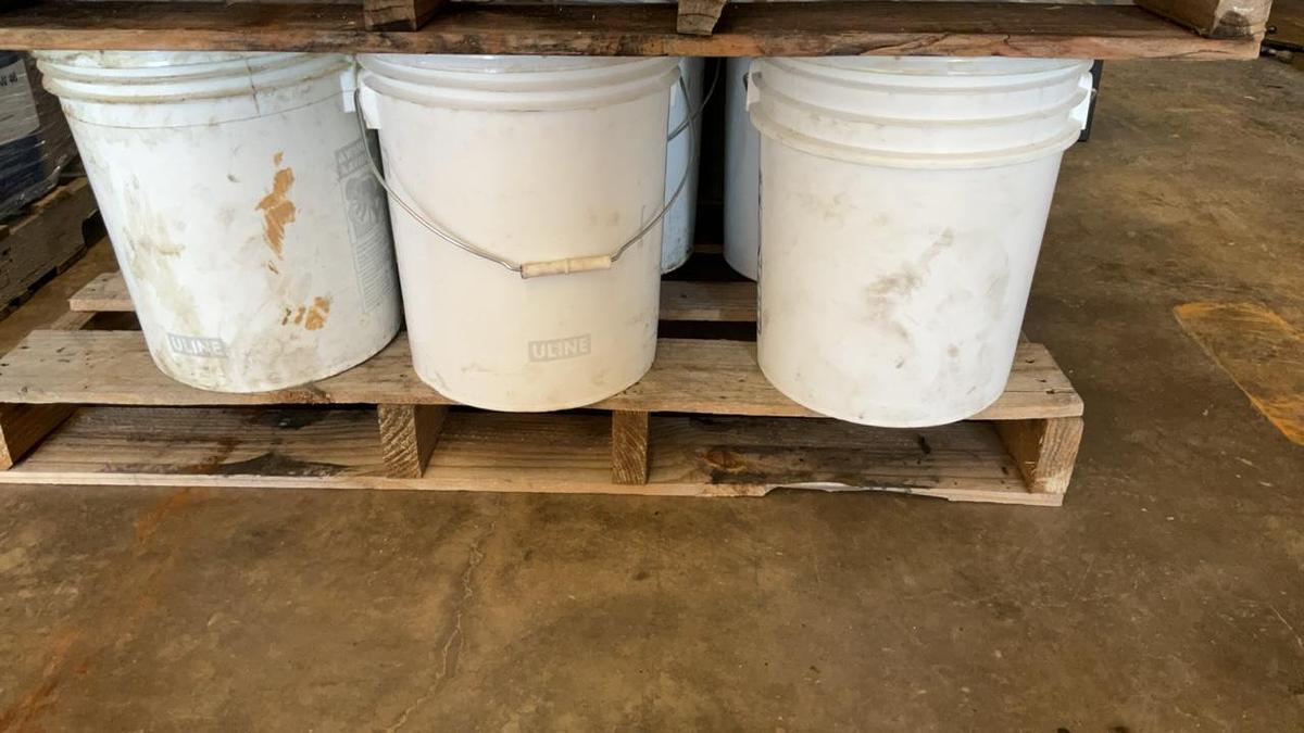 Used Duron HP 15W-40 Oil