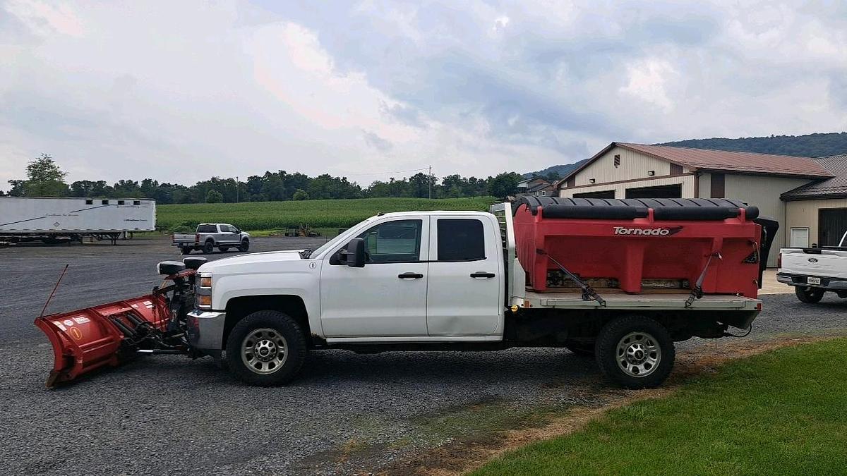 Used 2015 Chevy 2500 Flatbed Truck