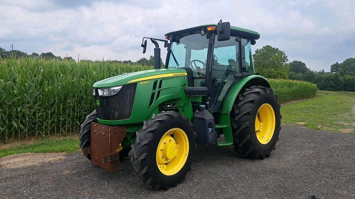 Used 2019 John Deere 5090E Tractor