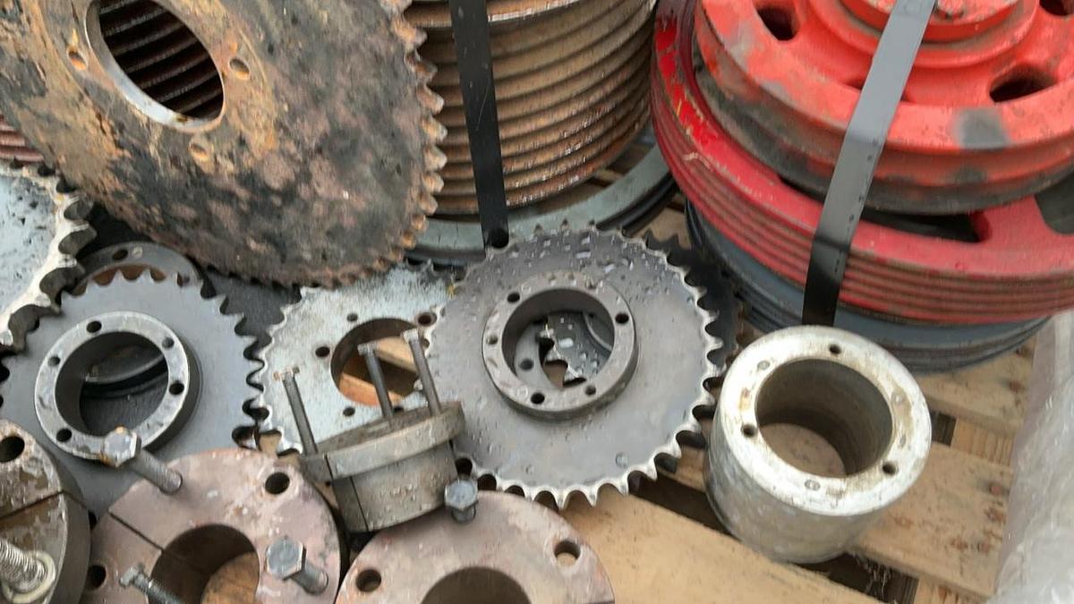Used Misc. Pulleys, Bushings, and Sprockets