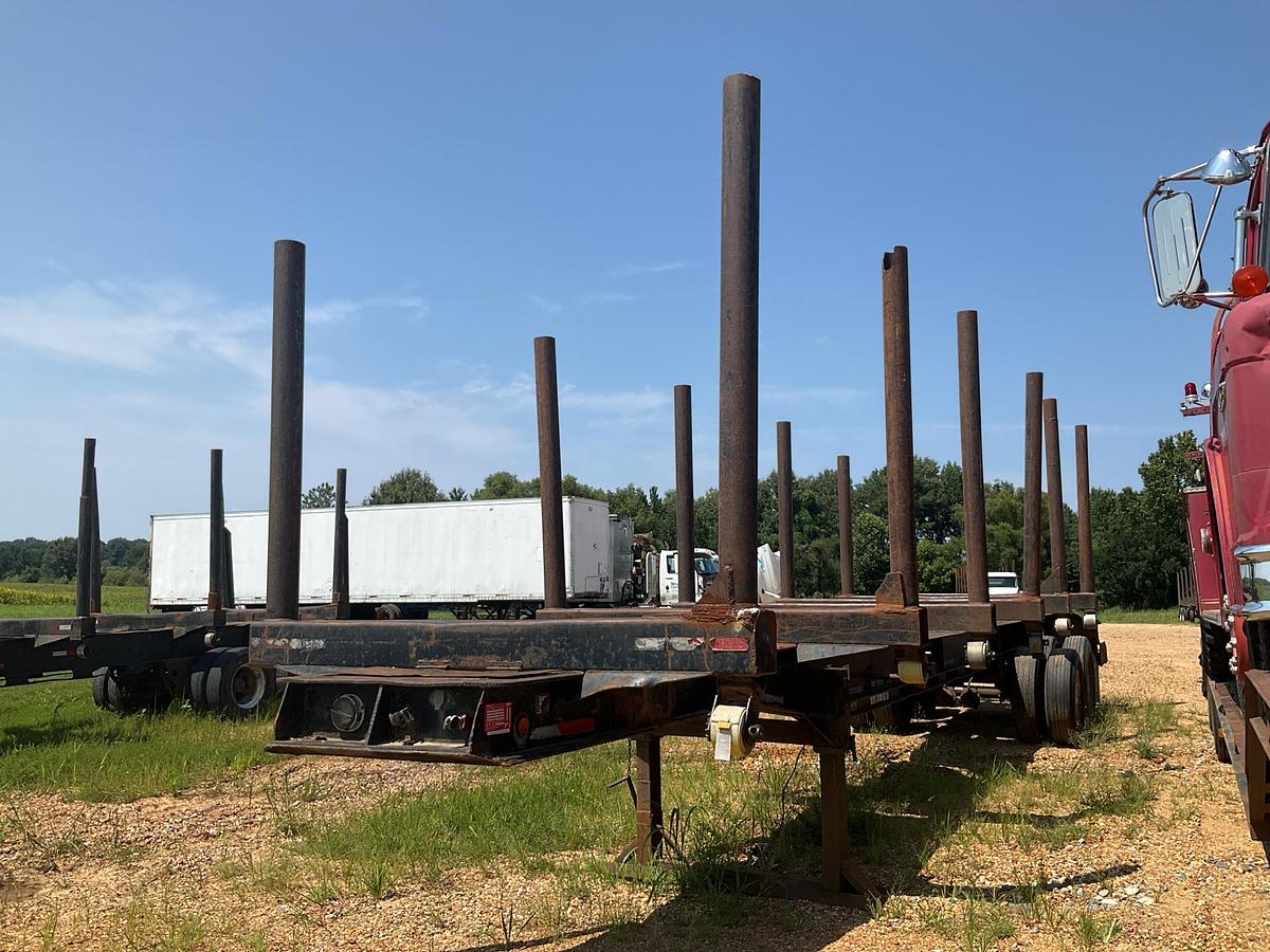 Used 1995 Savannah Log Trailer