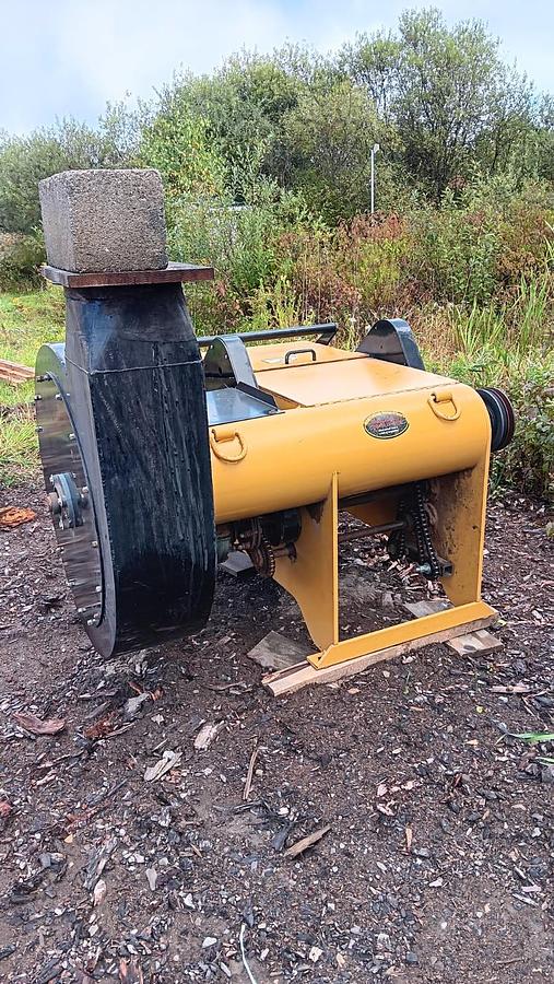 Used Kuiet Kut Slab Grinder