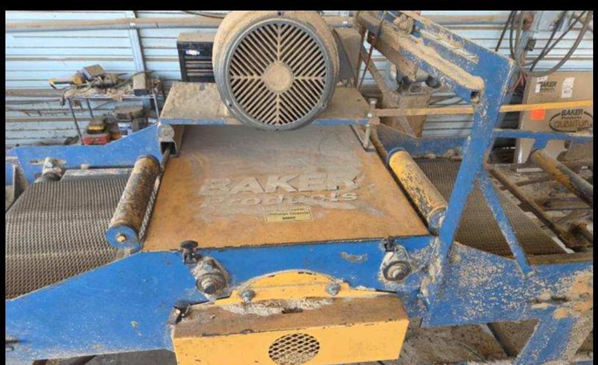 Used BBS - 0 36-30 Baker Band Mill & Baker Board Edger Setup