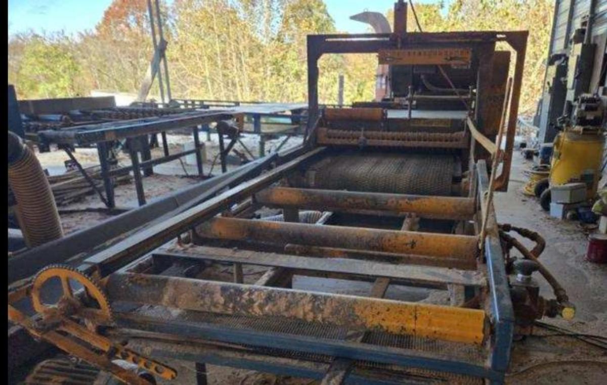 Used BBS - 0 36-30 Baker Band Mill & Baker Board Edger Setup