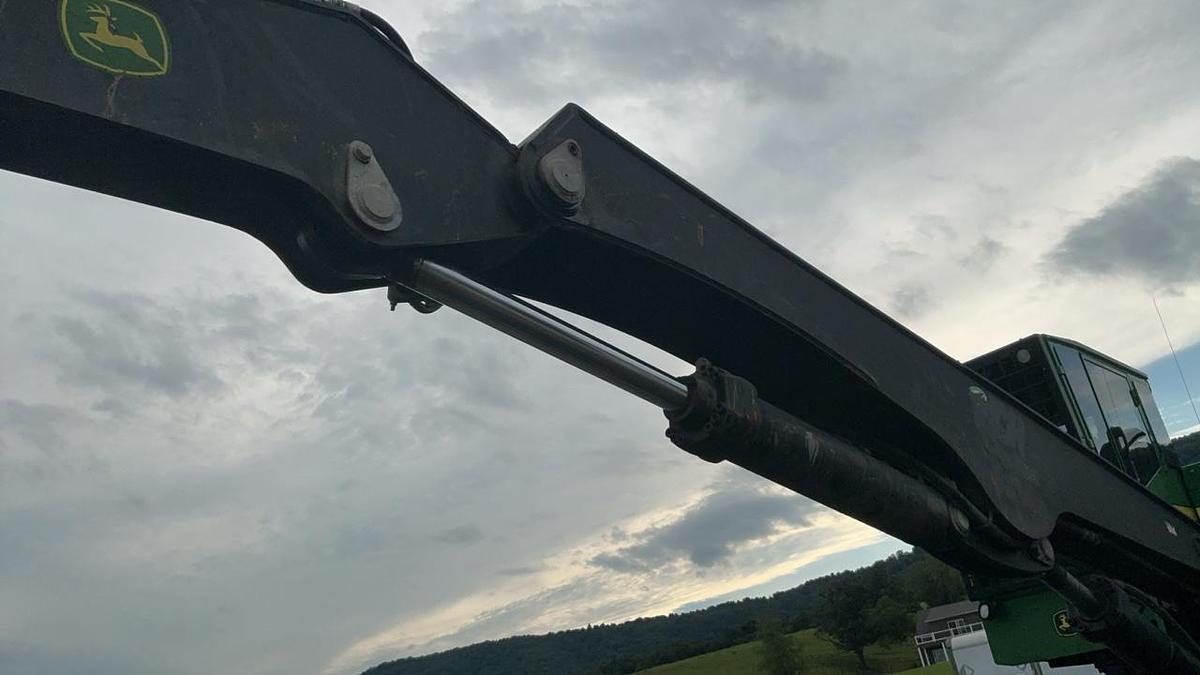 Used 2015 John Deere 335D Knuckleboom
