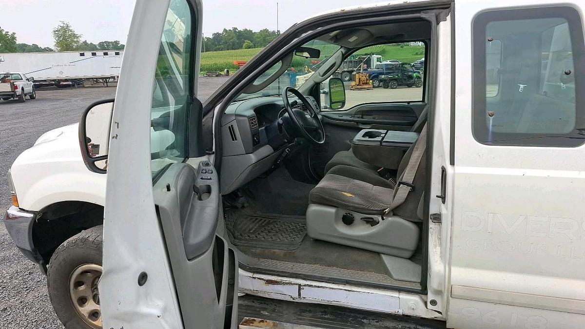 Used 2003 Ford F250 Flatbed Truck