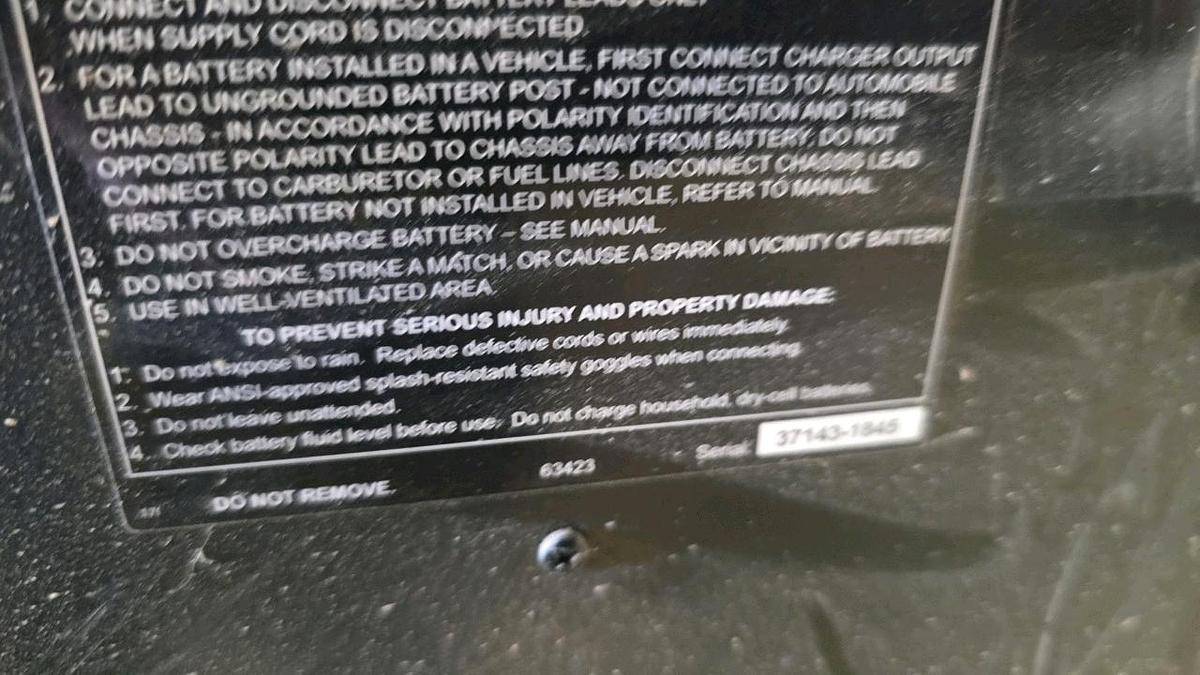 Used Cent-tech 6/12V Automatic Battery Charger/Engine Starter