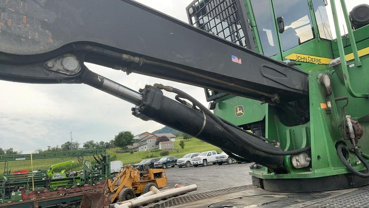 Used 2015 John Deere 335D Knuckleboom
