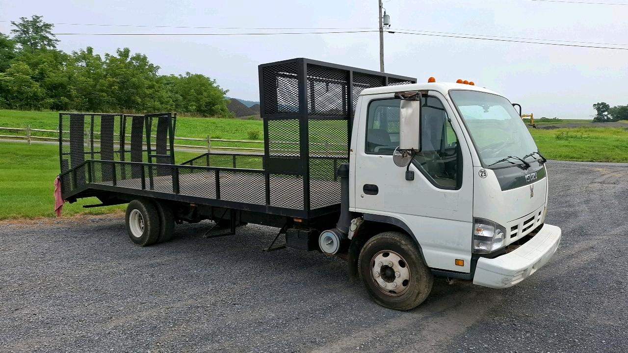 Used 2007 Isuzu Flatbed Truck
