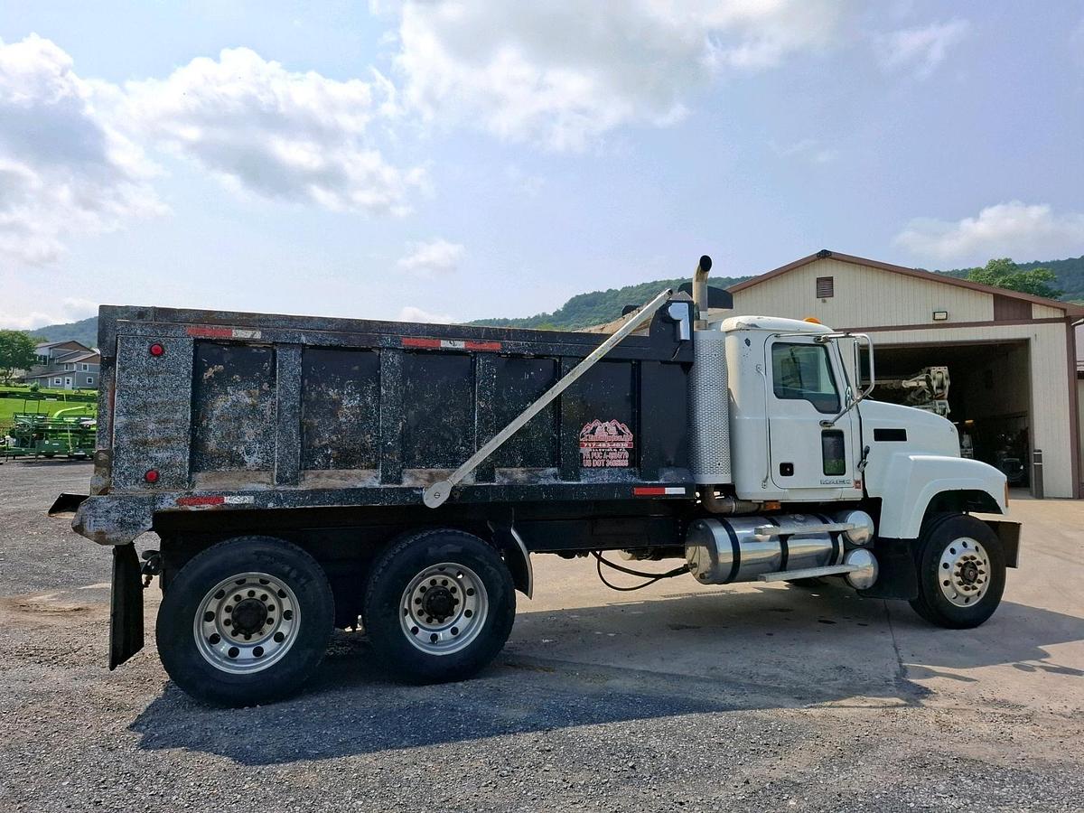 Used 2009 Mack CH613 Dump Truck