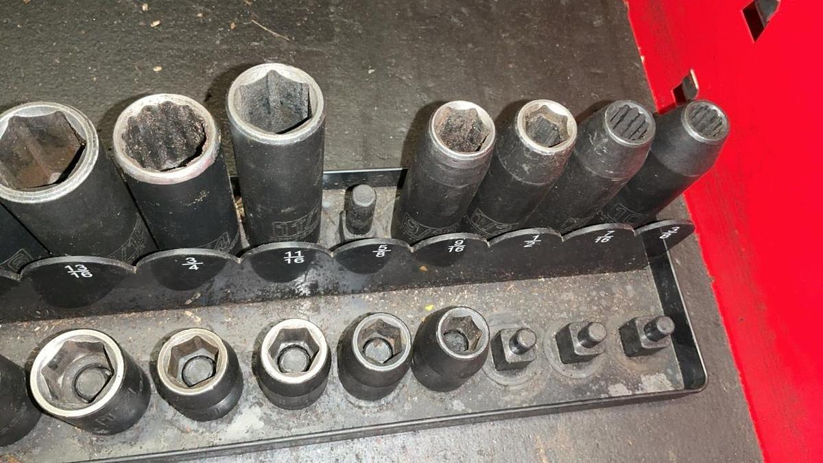 Used U.S. General Tool Box and Contents