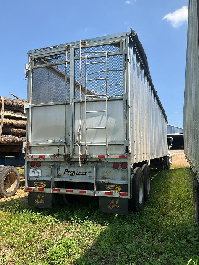 Used 2010 Peerless Live Floor Trailer
