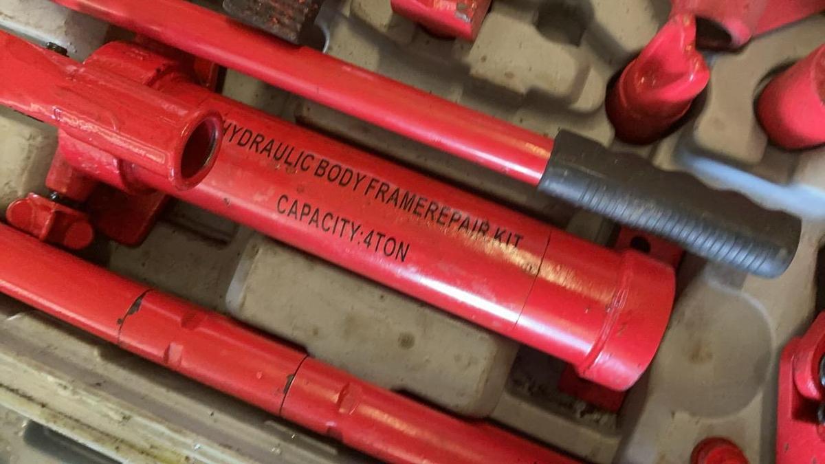 Used Hydraulic Ram Set