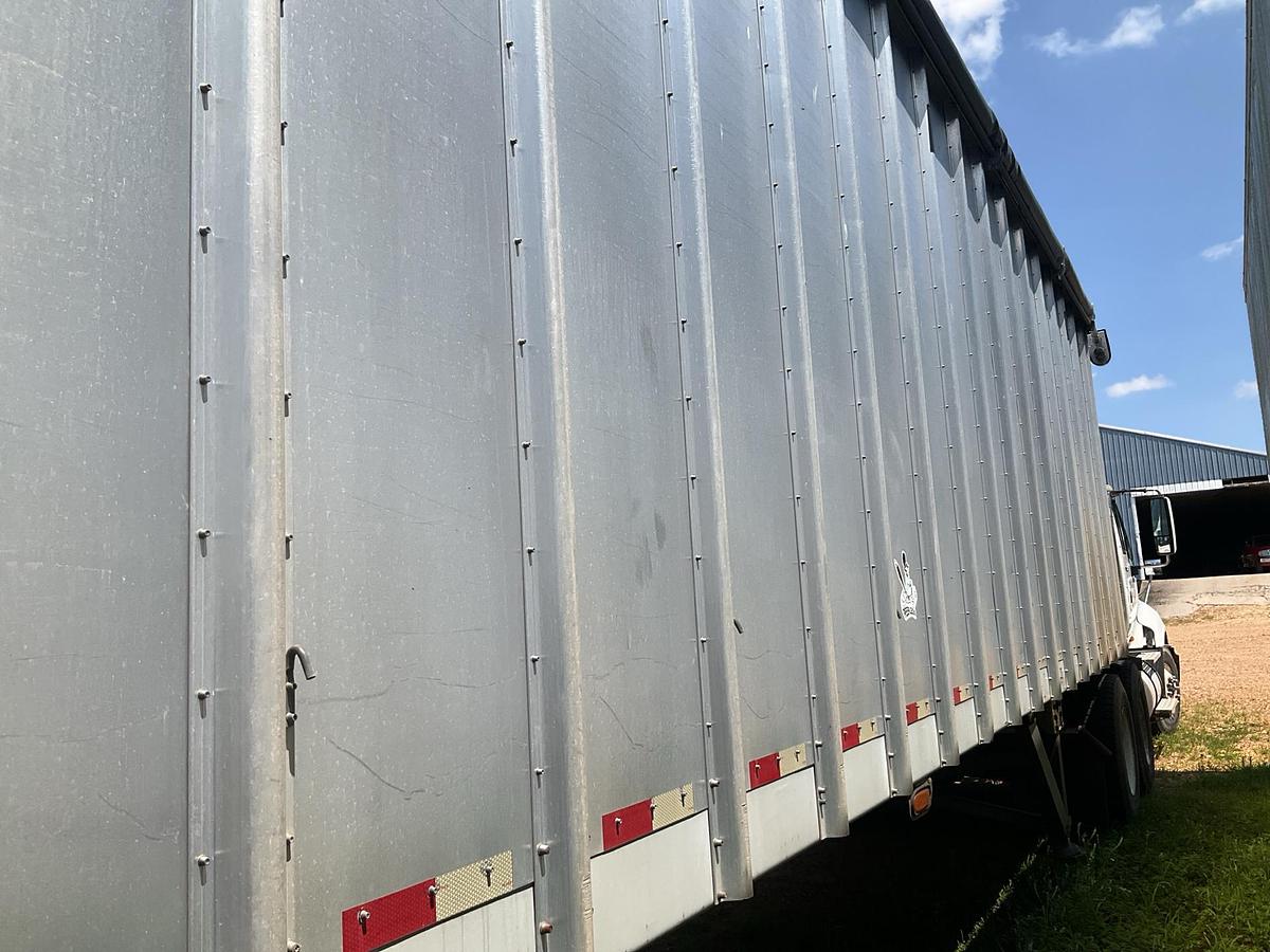 Used 2010 Peerless Live Floor Trailer