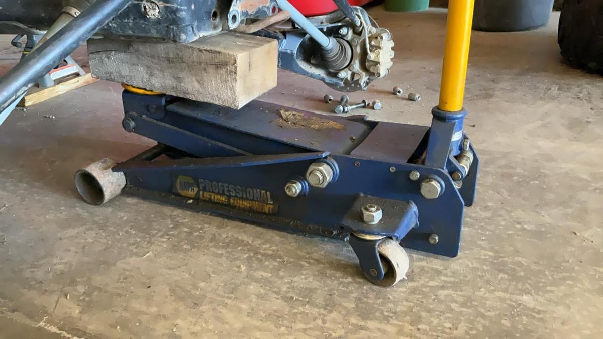 Used Napa Floor Jack and Stands