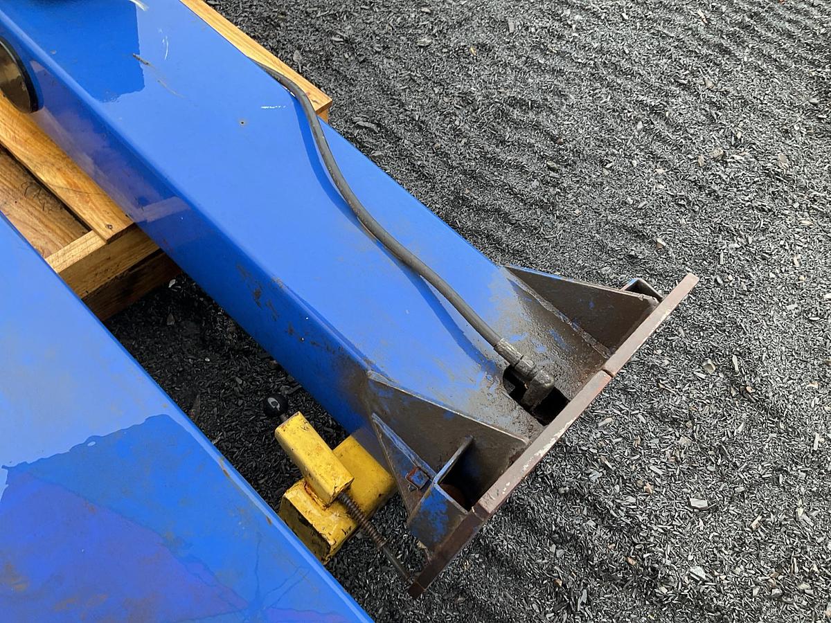 Used Plazza Two Post Car Lift