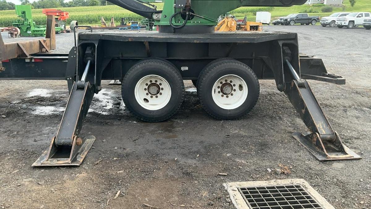 Used 2015 John Deere 335D Knuckleboom