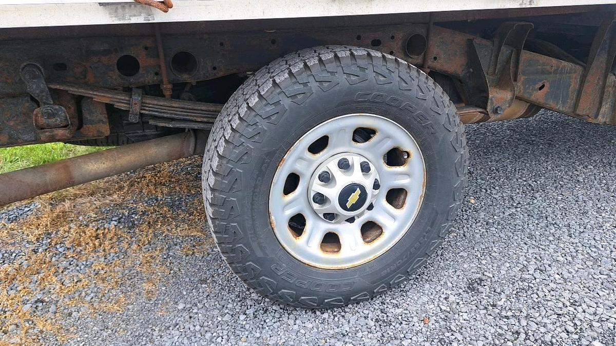 Used 2015 Chevy 2500 Flatbed Truck