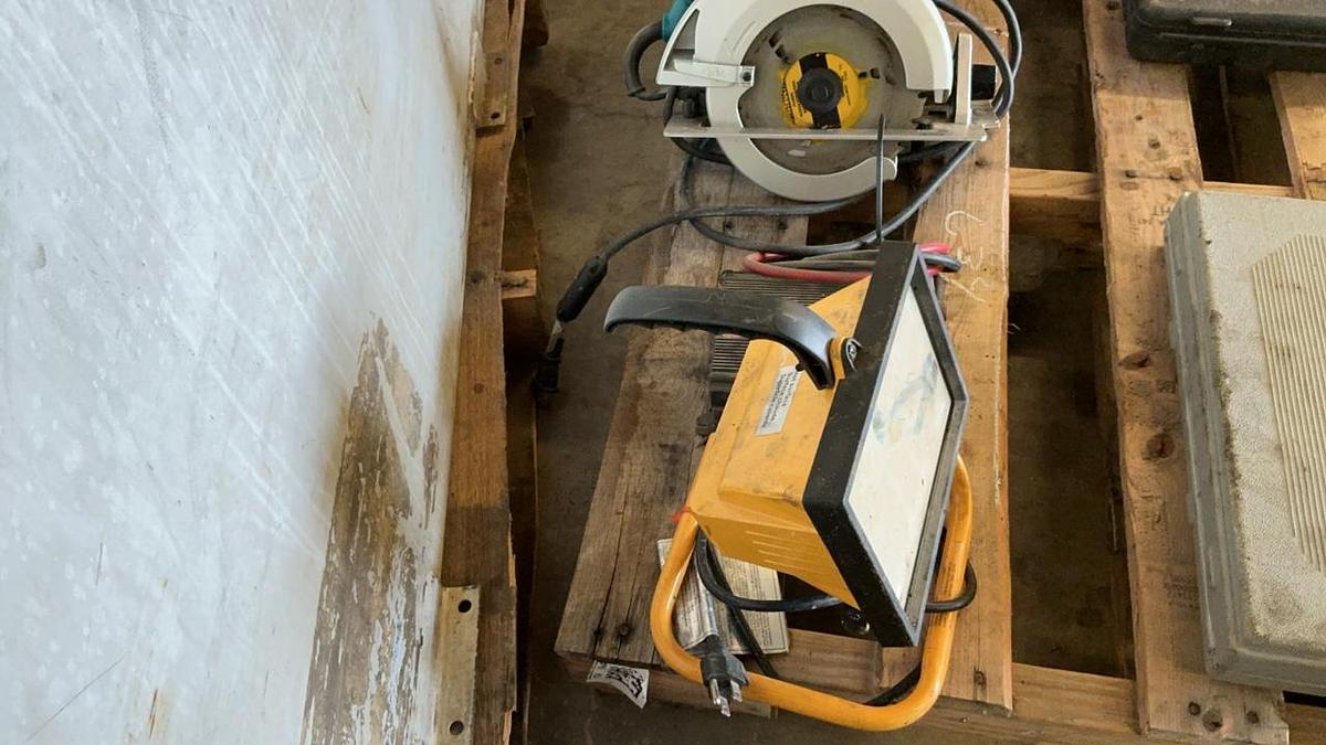 Used Makita Circular Saw, Inverter and Light