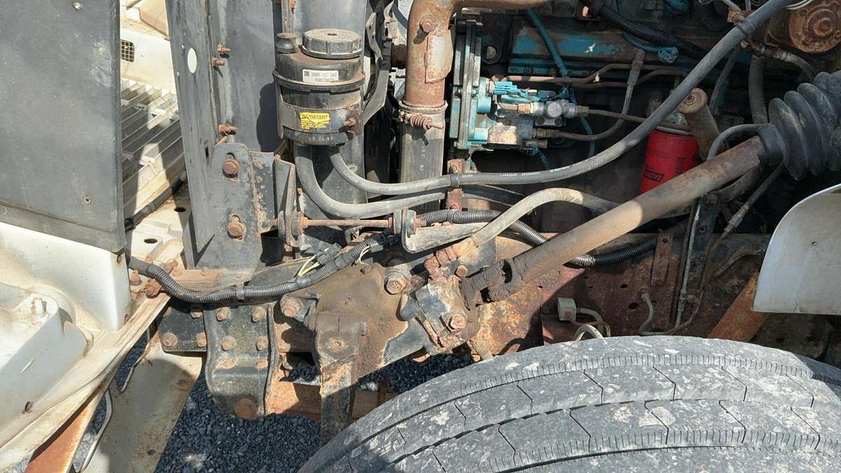 Used 1997 International Navistar 4700 4x2 Box Truck