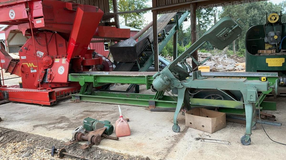 Used Precision Husky 16FT Vibrating Conveyor