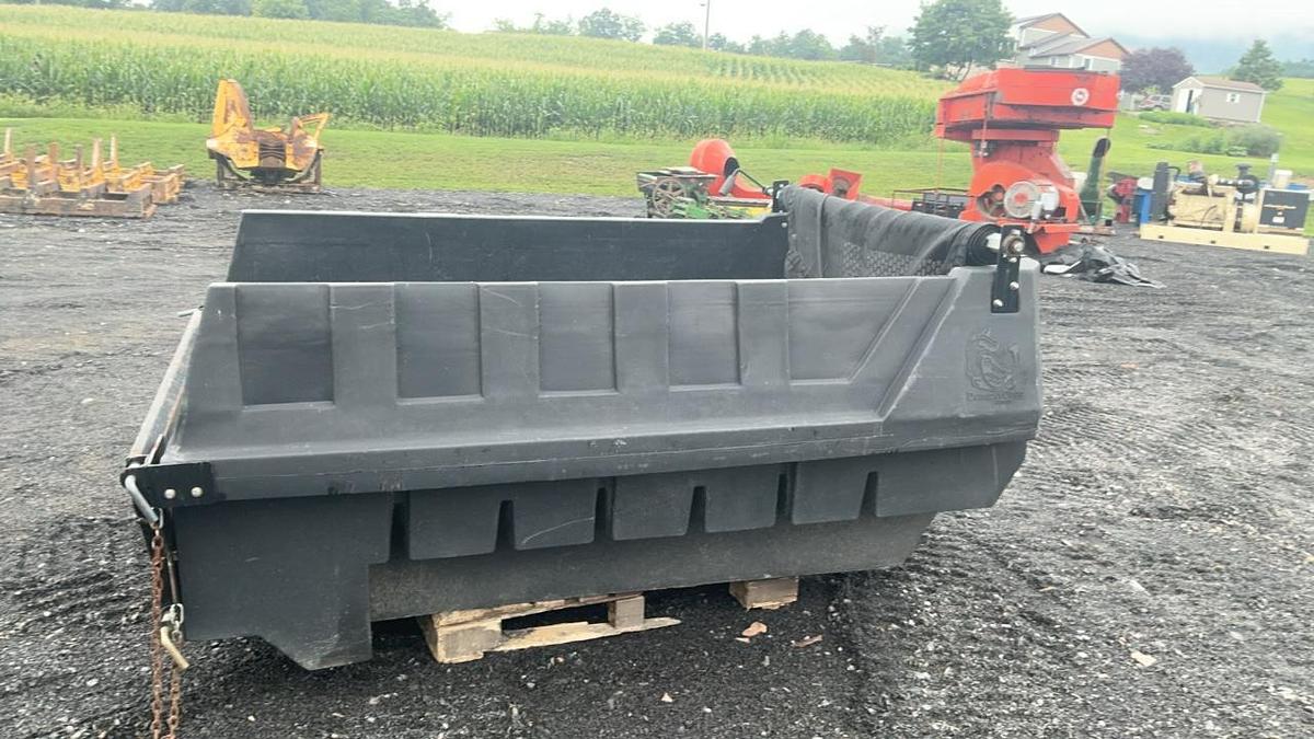 Used Dumper Dogg 5532000 Pickup Bed Insert