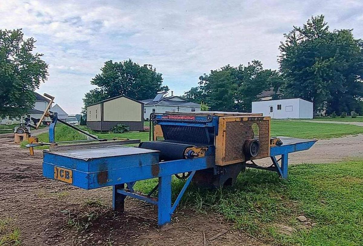 Used 2017 JCB 3 Blade Edger
