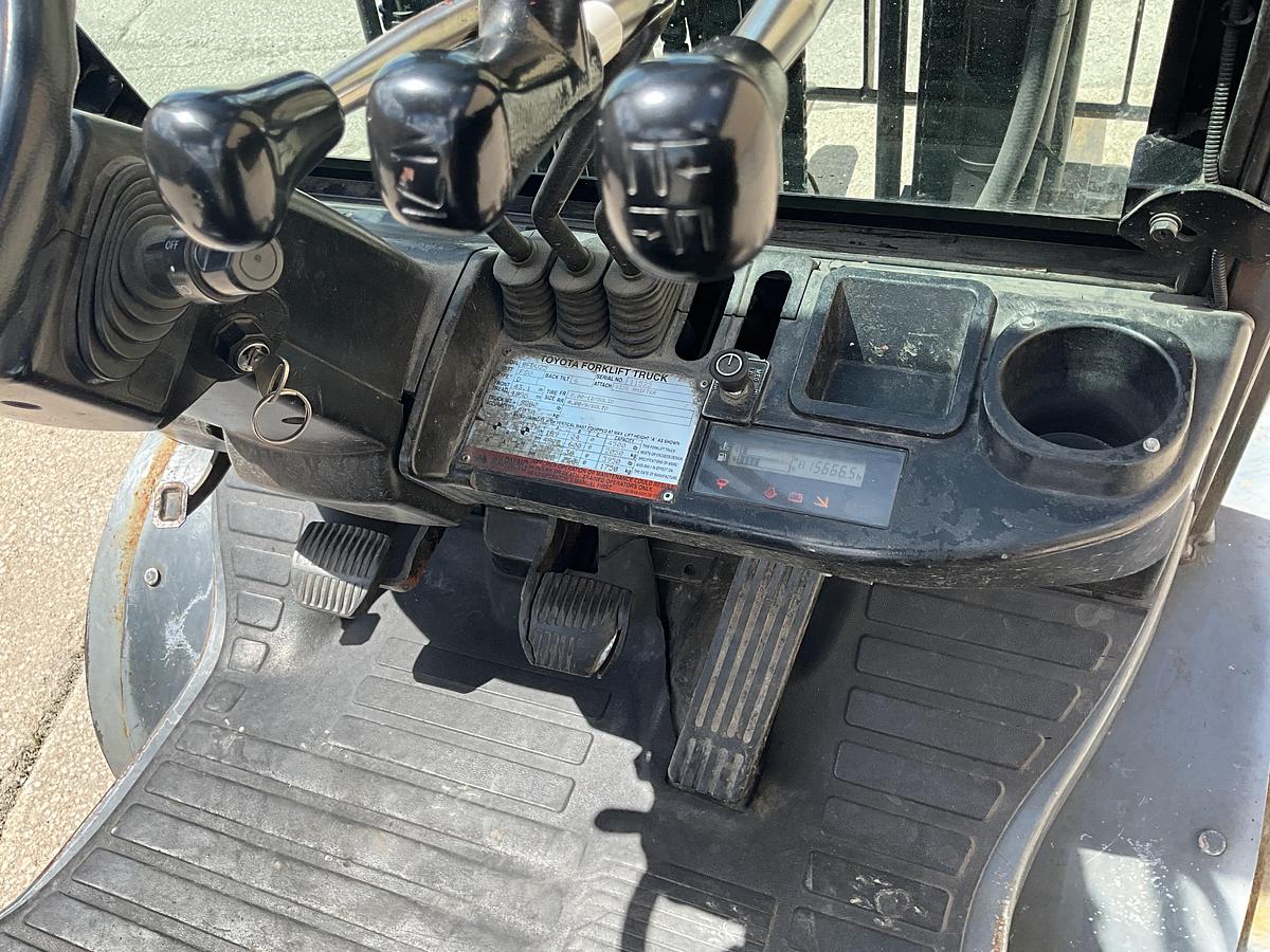 Used 8 FDU25 Toyota Forklift