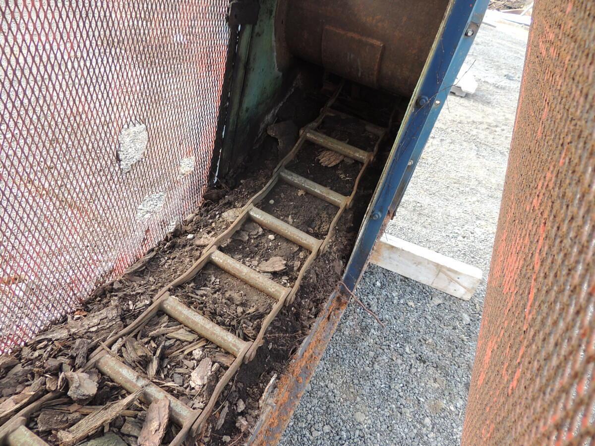 Used waste conveyor