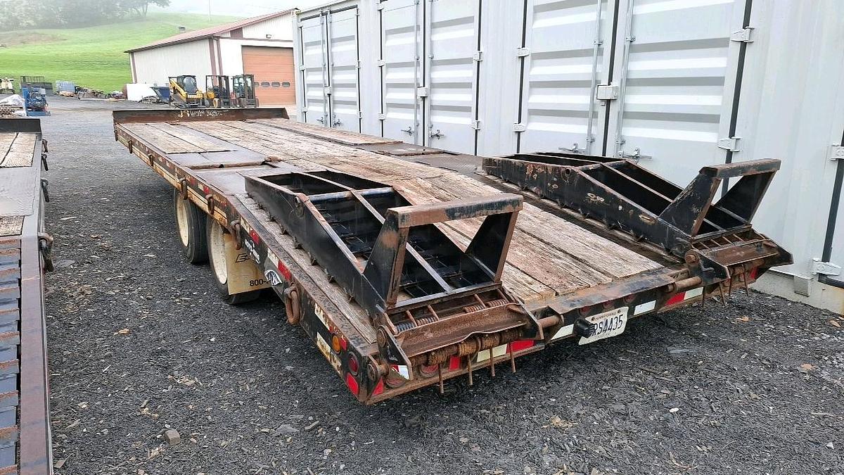Used 2016 Eager Beaver 20 XPT Equipment Trailer