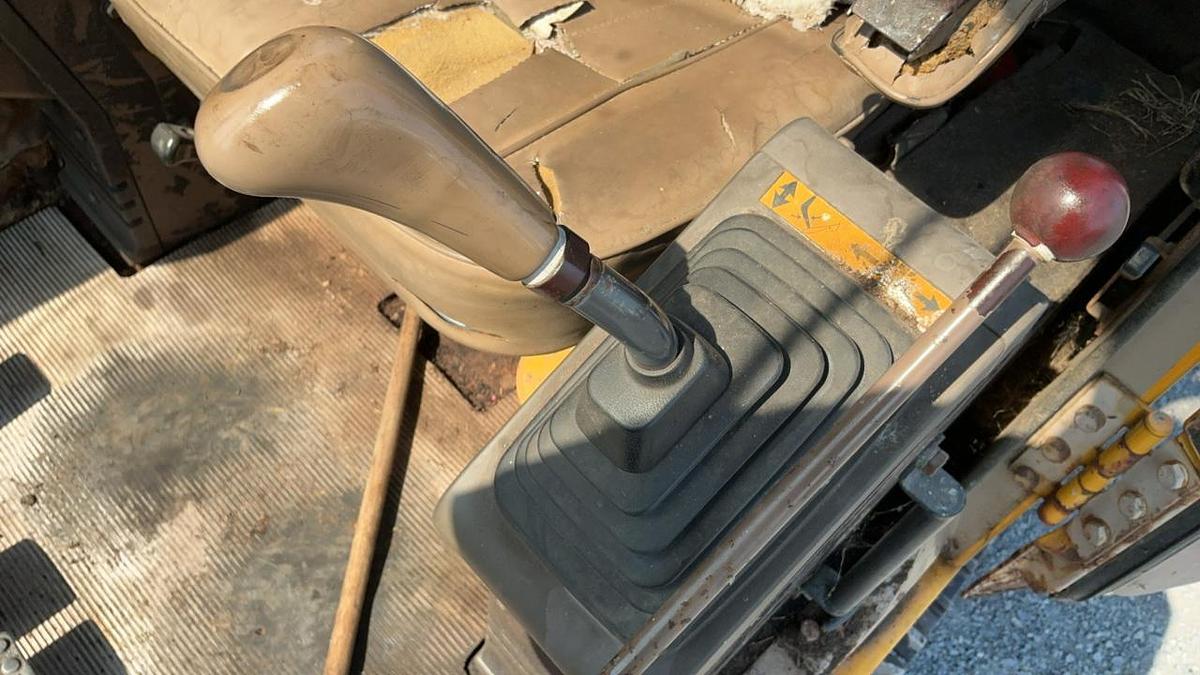Used 1988 John Deere 490D Excavator