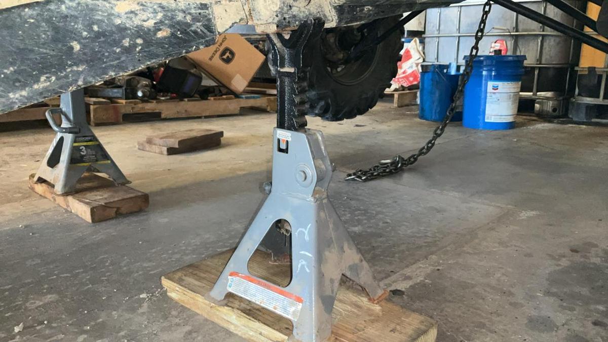 Used Napa Floor Jack and Stands