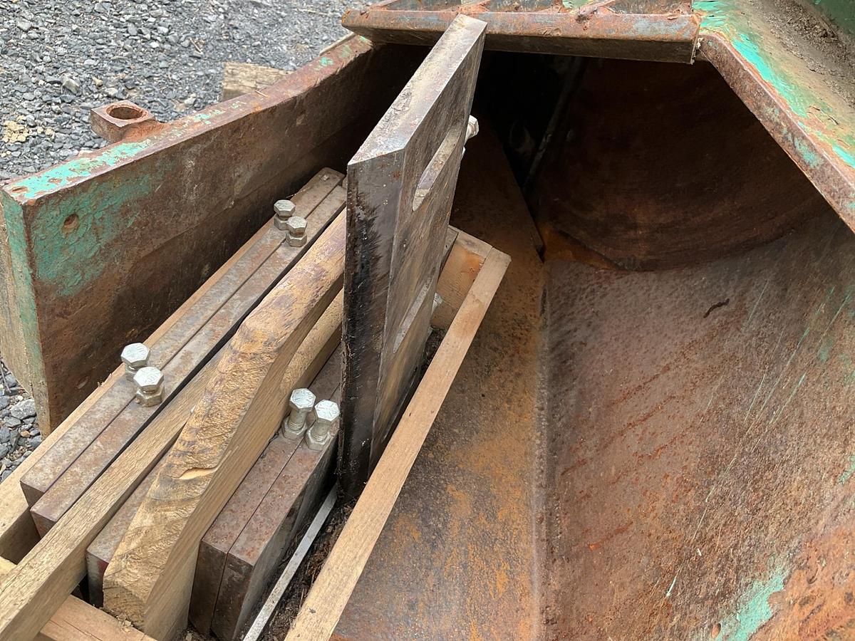 Used P.H.L. Industries MC48-6 Chipper