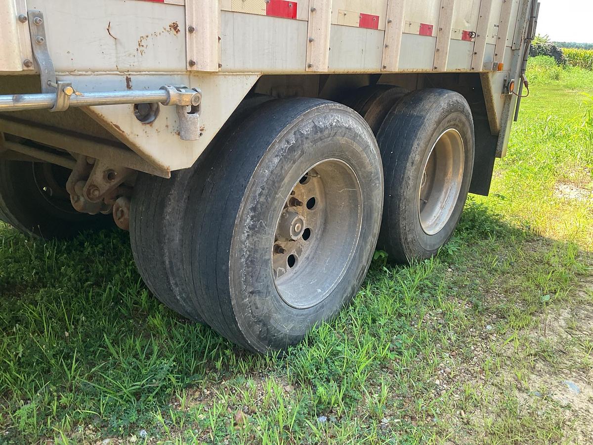 Used 2010 Peerless Live Floor Trailer