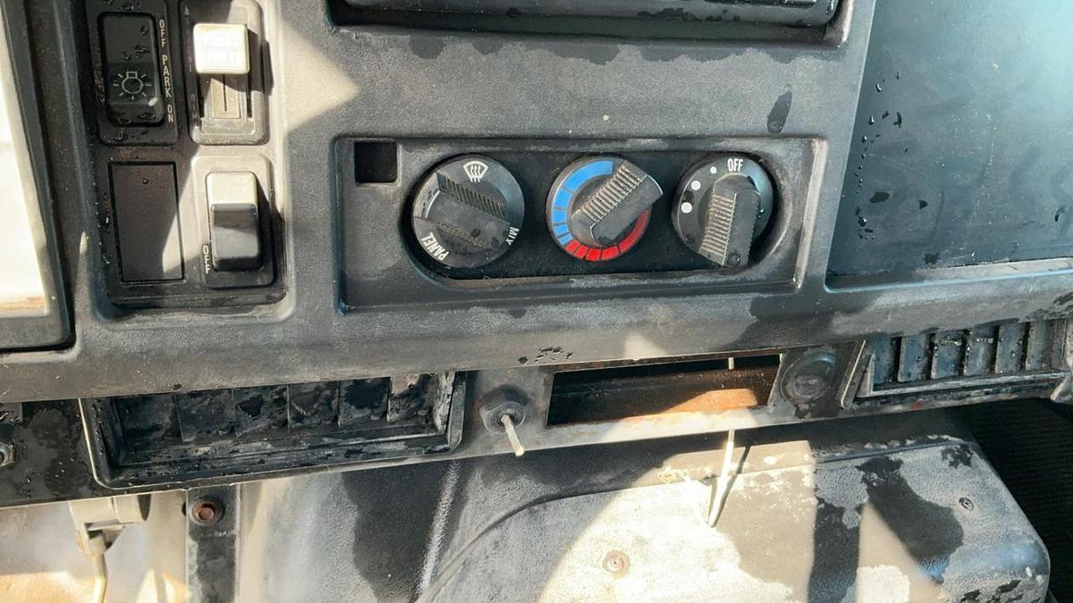 Used 1997 International Navistar 4700 4x2 Box Truck