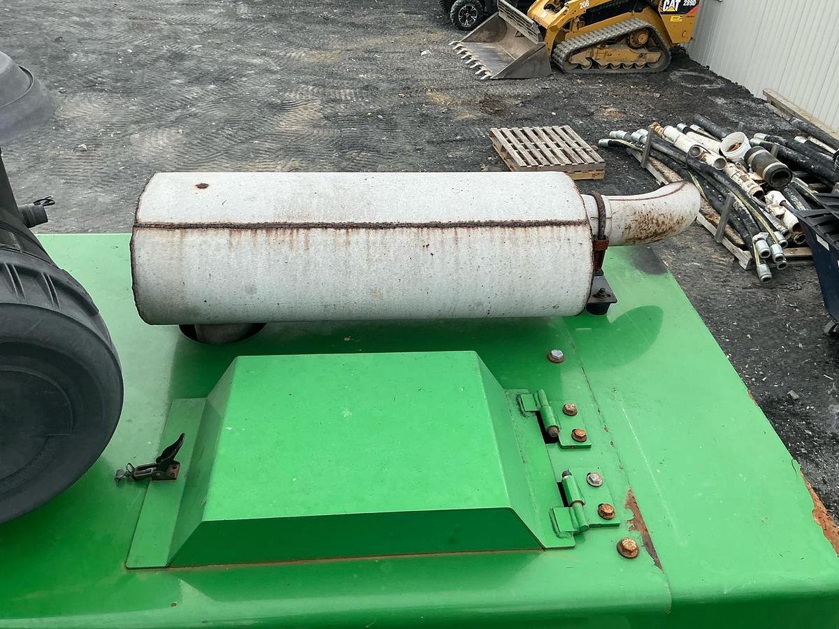 Used 2015 John Deere 335D Knuckleboom
