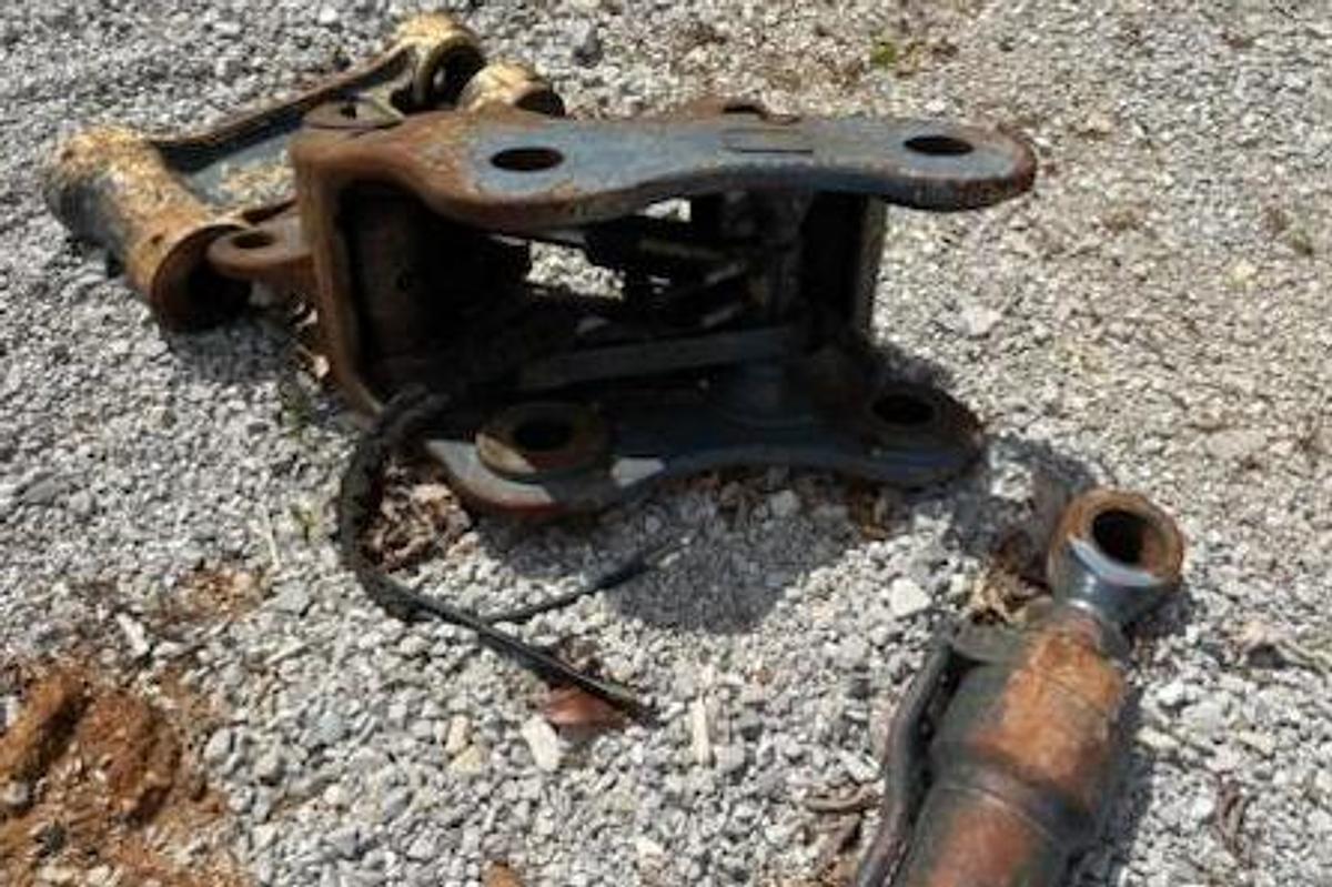 Used 245G John Deere Excavator Attacments