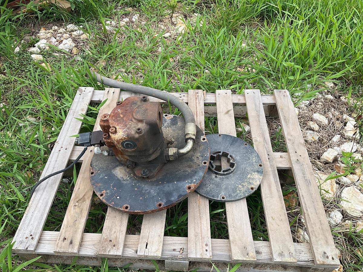 Used Hydraulic Pump