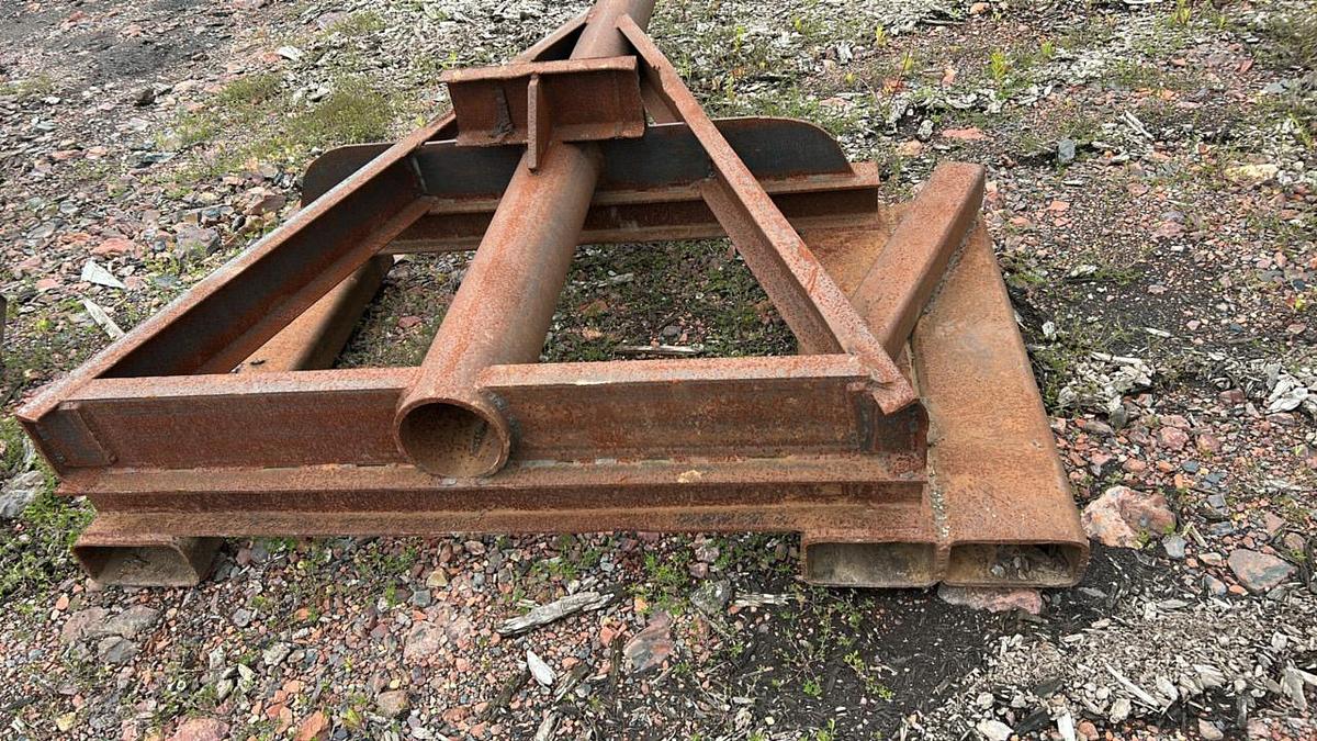 Used Log Pusher /Scraper