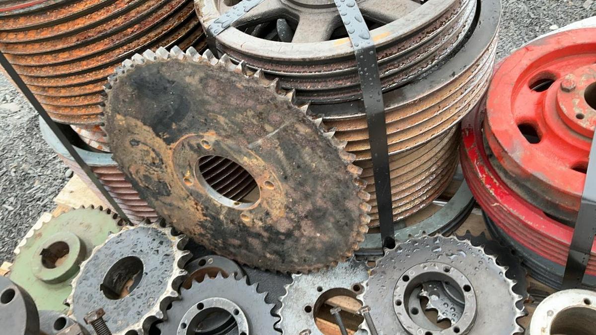 Used Misc. Pulleys, Bushings, and Sprockets