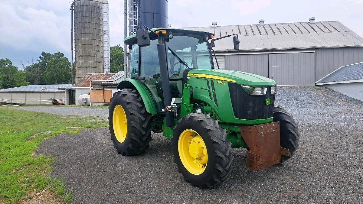 Used 2019 John Deere 5090E Tractor