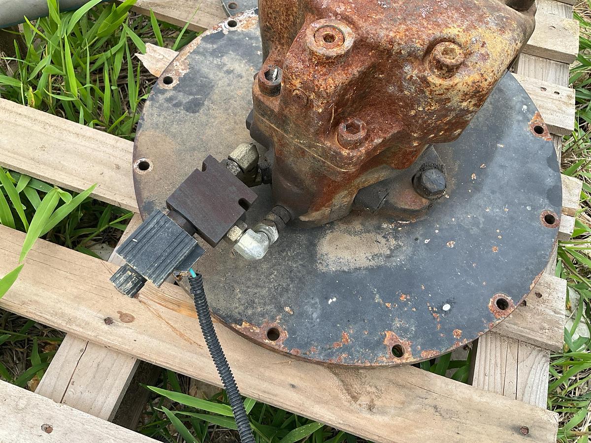 Used Hydraulic Pump