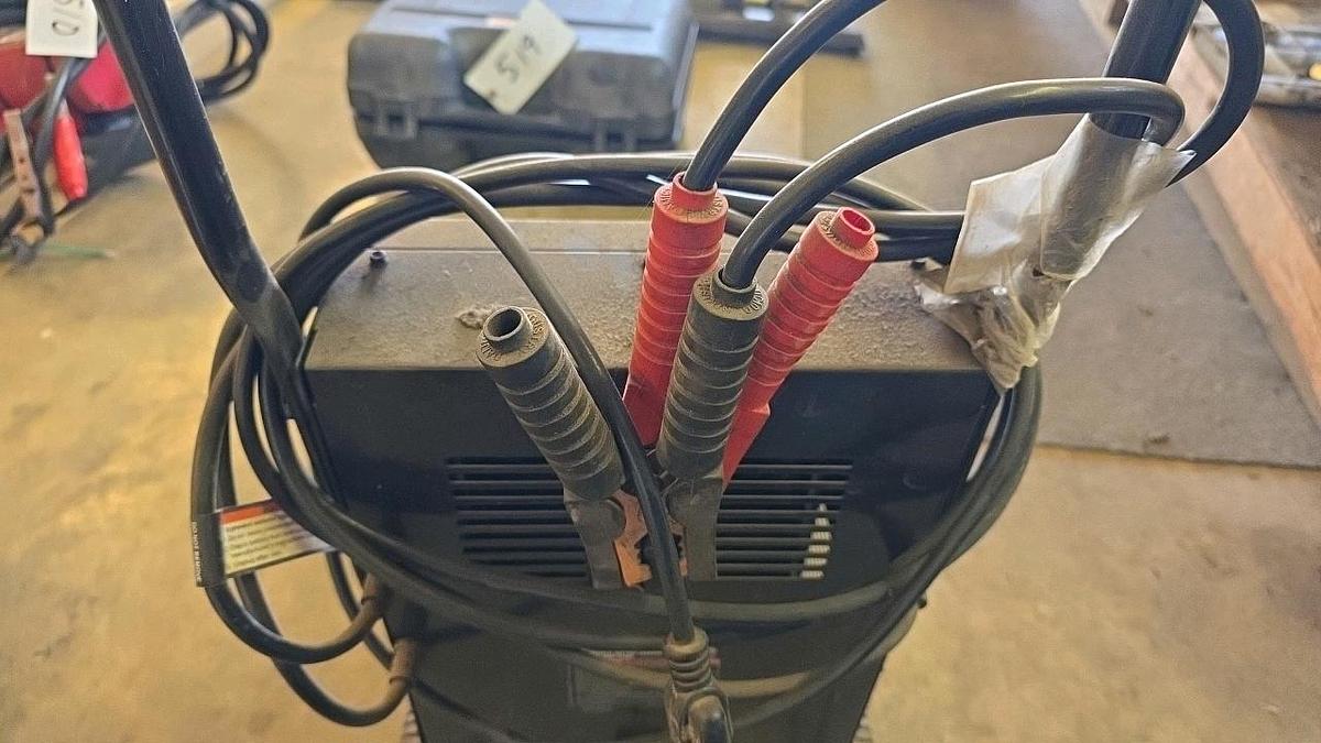 Used Cent-tech 6/12V Automatic Battery Charger/Engine Starter