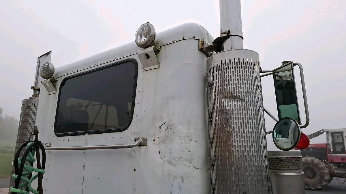 Used 1991 Peterbilt 379 Semi