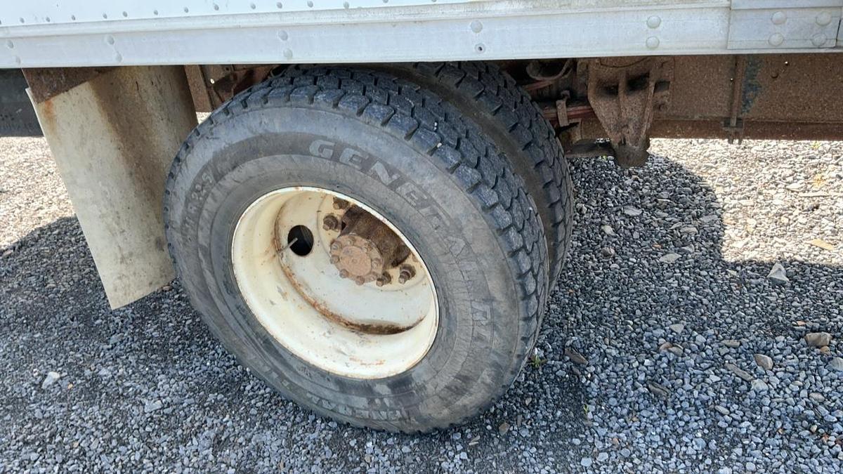 Used 1997 International Navistar 4700 4x2 Box Truck