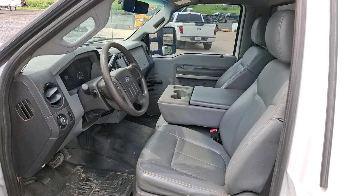 Used 2011 Ford F550 Box Truck