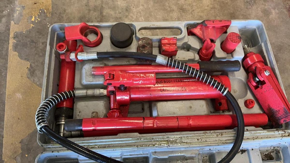 Used Hydraulic Ram Set